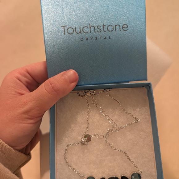 Elegant Silver and Blue Necklace - Picture 2 of 2